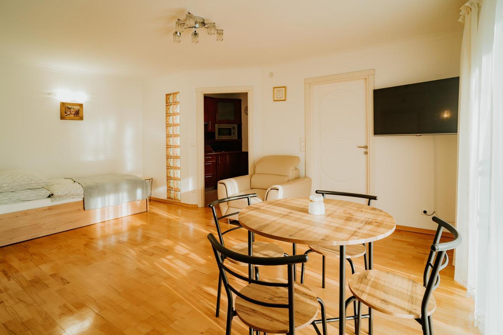 Apartamenty Pod Dzwonkiem Wadowice Esterno foto